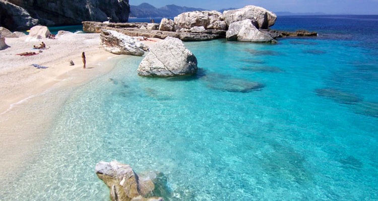 SARDINIA or CARIBBEAN? SARDINIA, WHAT ELSE!