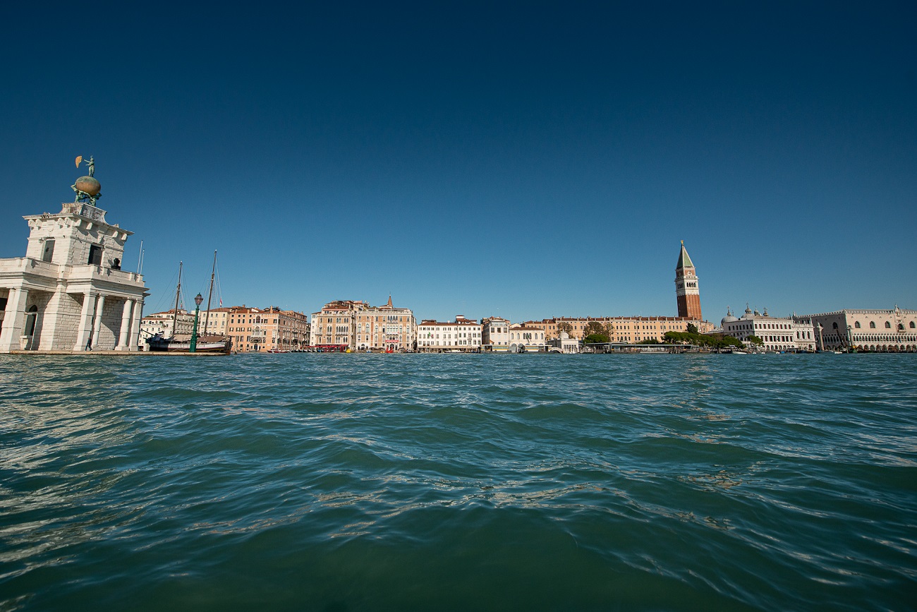 HOTEL MONACO & GRAND CANAL