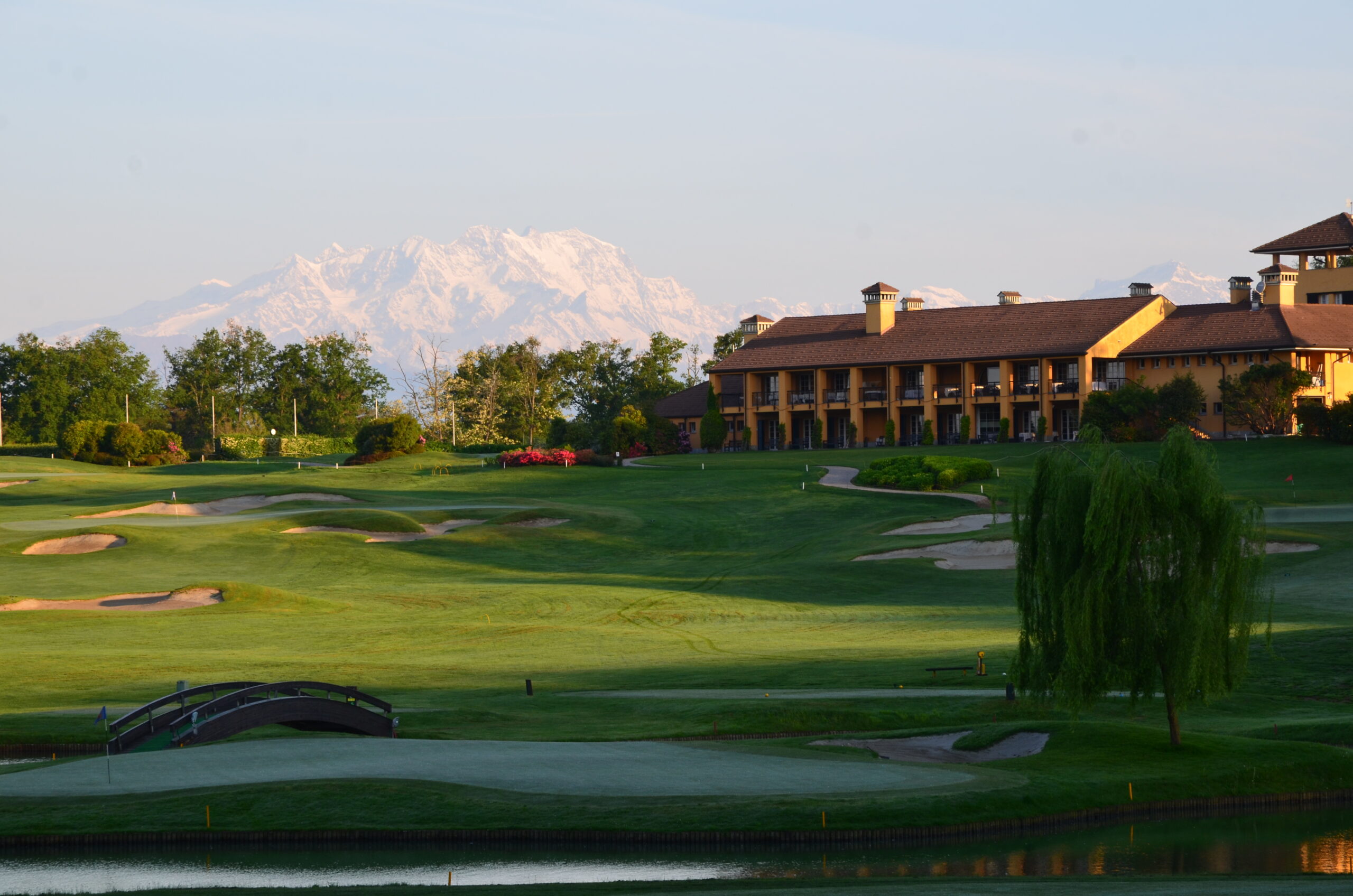 CASTELCONTURBIA GOLF LODGE